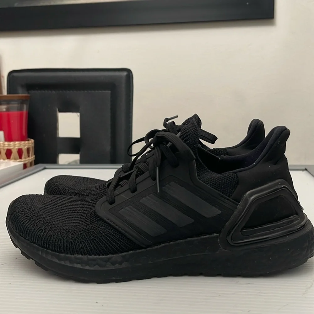 ADIDAS ULTRABOOST RUNNING SNEAKERS MENS SIZE 7.5